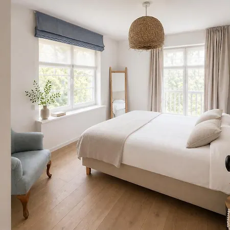 Vila Peaceful 3-bedroom With Spacious Garden Knokke-Heist