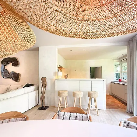 Vila Peaceful 3-bedroom With Spacious Garden *