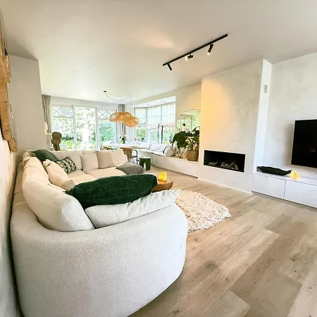 Vila Peaceful 3-bedroom With Spacious Garden